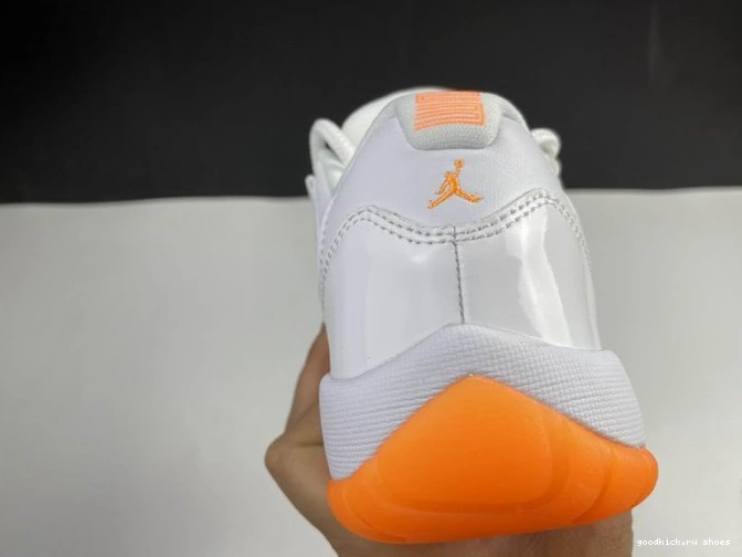 11 AH7860-139 RETRO LOW CITRUS AIR JORDAN BRIGHT 0818